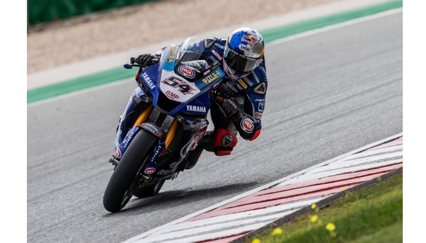 Saponette Dainese indossate e autografate da Toprak Razgatlıoğlu -  CharityStars