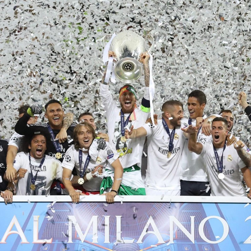 Official UCL Ball 2015/16 Signed by Real Madrid UCL Champion Team