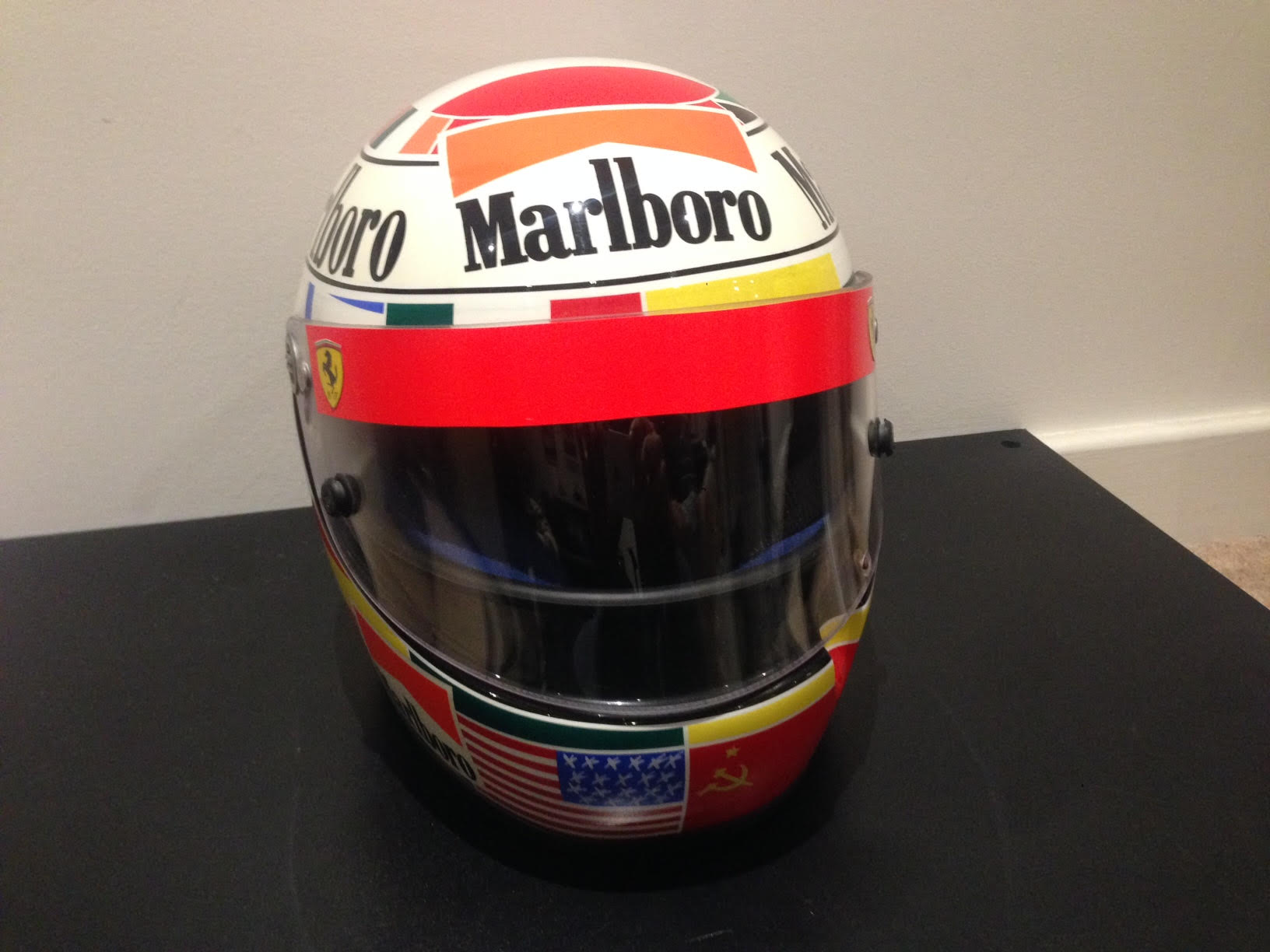 Casco replica ufficiale Ferrari BIEFFE F1 di Gerhard Berger - CharityStars
