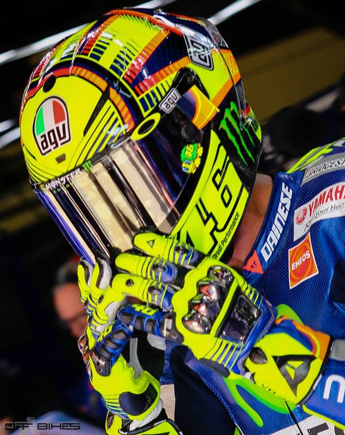 Valentino Rossi Signed 2015 Helmet - MotoGP - CharityStars