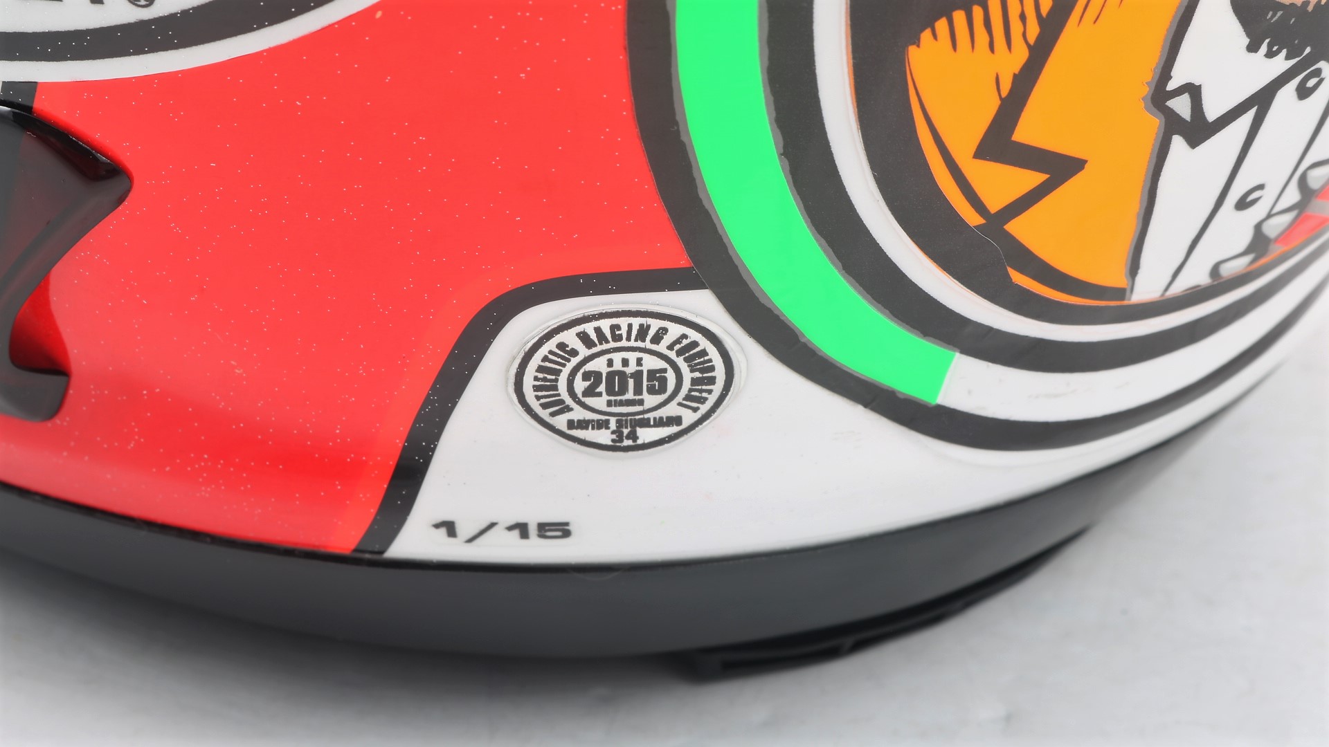 Casco Arai indossato autografato da Davide Giugliano - CharityStars