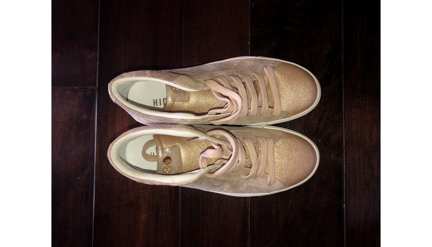 Avril�s Signed Hide &amp; Jack Shoes CharityStars