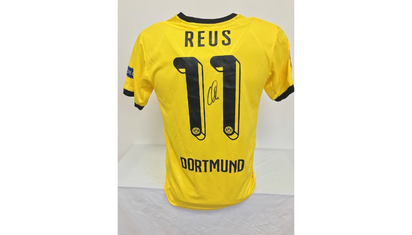 Official Borussia Dortmund Shirt , 2015/16 Signed by Reus CharityStars