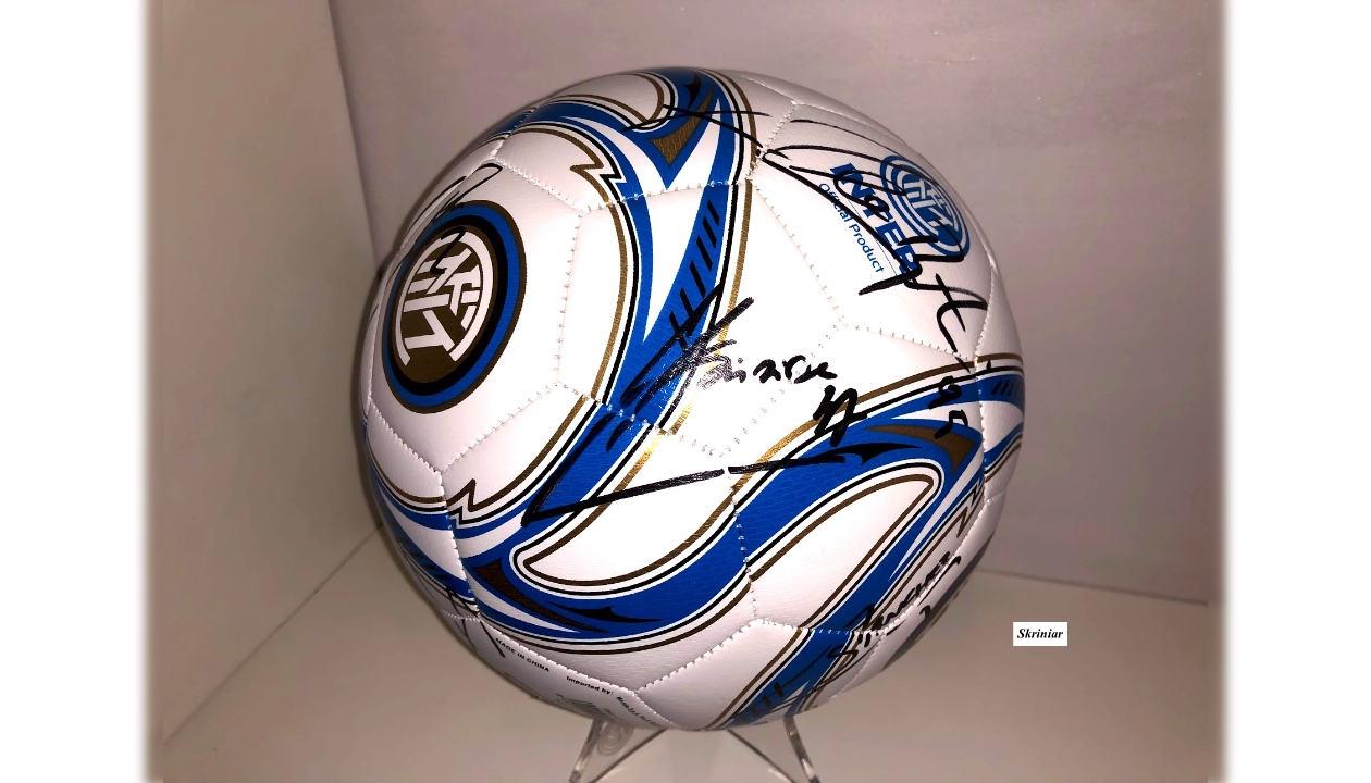 Official Inter Football, 2020/21 - Signed by the Squad - CharityStars