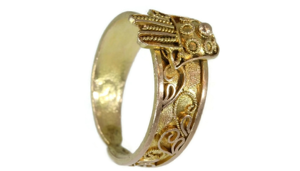 Anello antico "Mano di Fatima" in filigrana d'oro - CharityStars