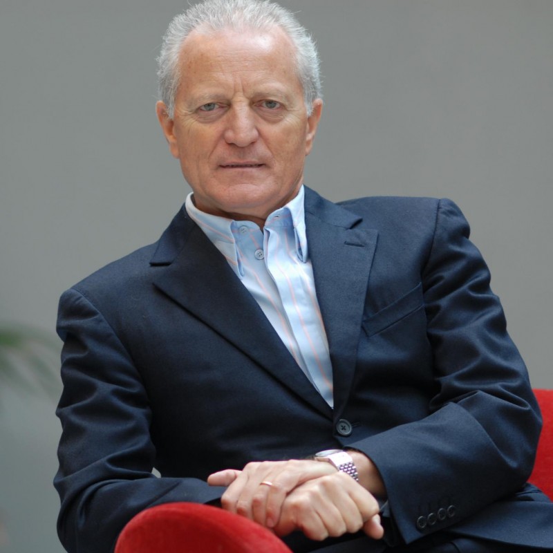 Business Meeting con Santo Versace