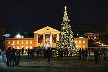 Image: Annual Christmas Tree Lighting at Southern Adventist University