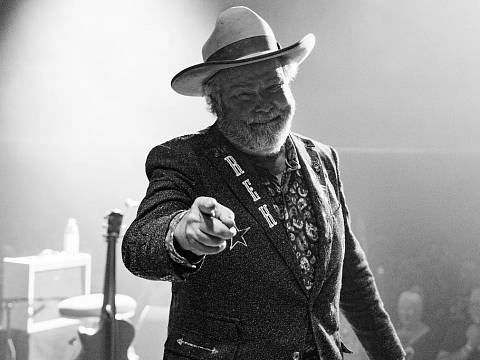 Image: Robert Earl Keen Presents “The Greatest Christmas on Earth”