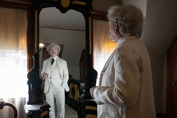 Image: Richard Thomas in Mark Twain Tonight! by Hal Holbrook