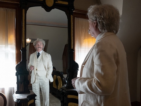Image: Richard Thomas in Mark Twain Tonight! by Hal Holbrook