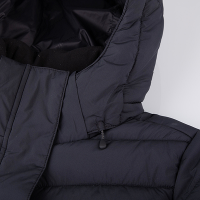 Capuchon du manteau d'hiver Lana couleur noir