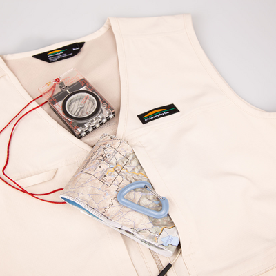 Veste sans manches unisexe avec plusieurs poches couleur beige