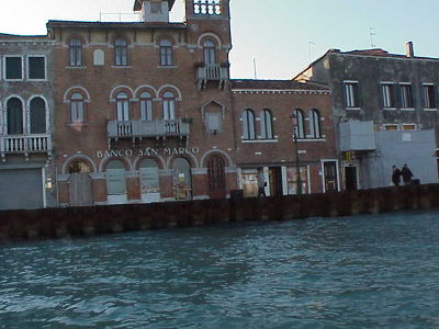 7d96a05a-ba85-ad5b-a6aa-6dfda2a8bad0-small.jpg