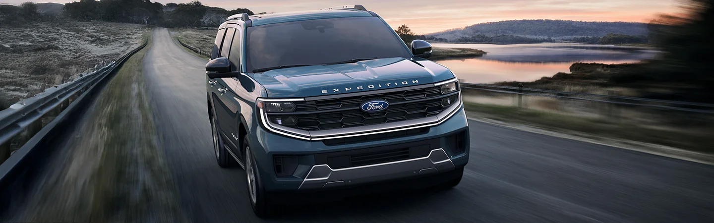 2025 Ford Expedition color blue and front view