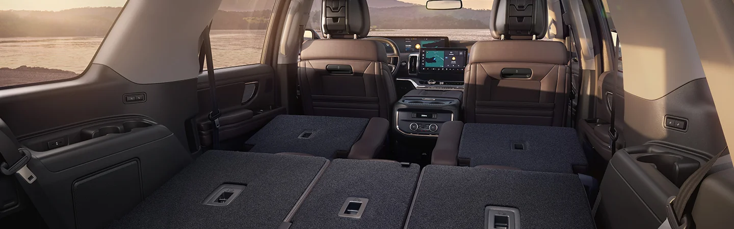 2025 Ford Expedition color blue and front view