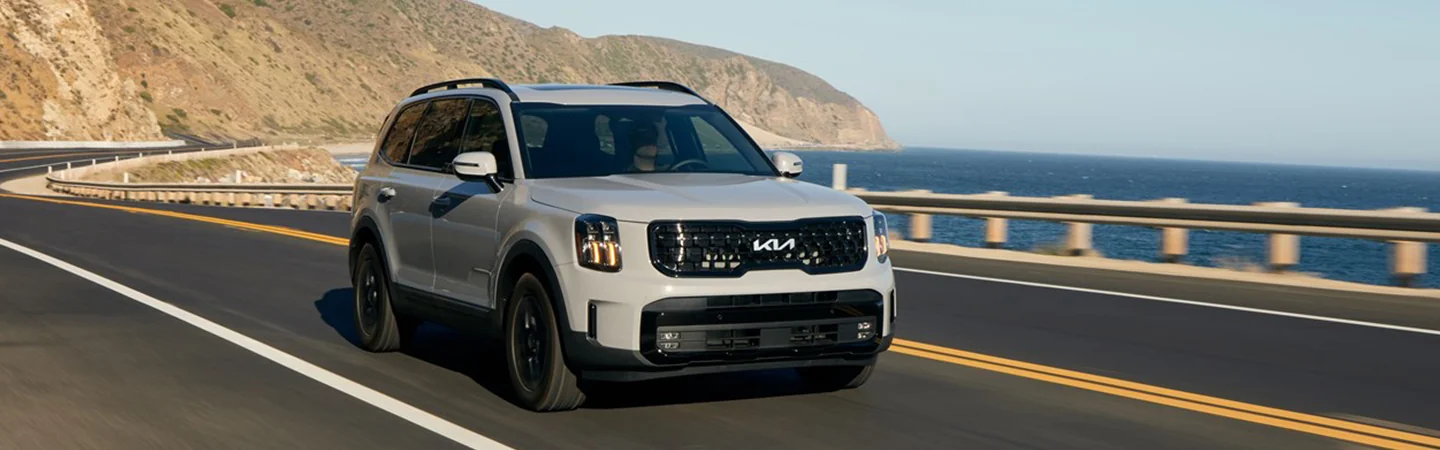 2025 Kia Telluride white front view