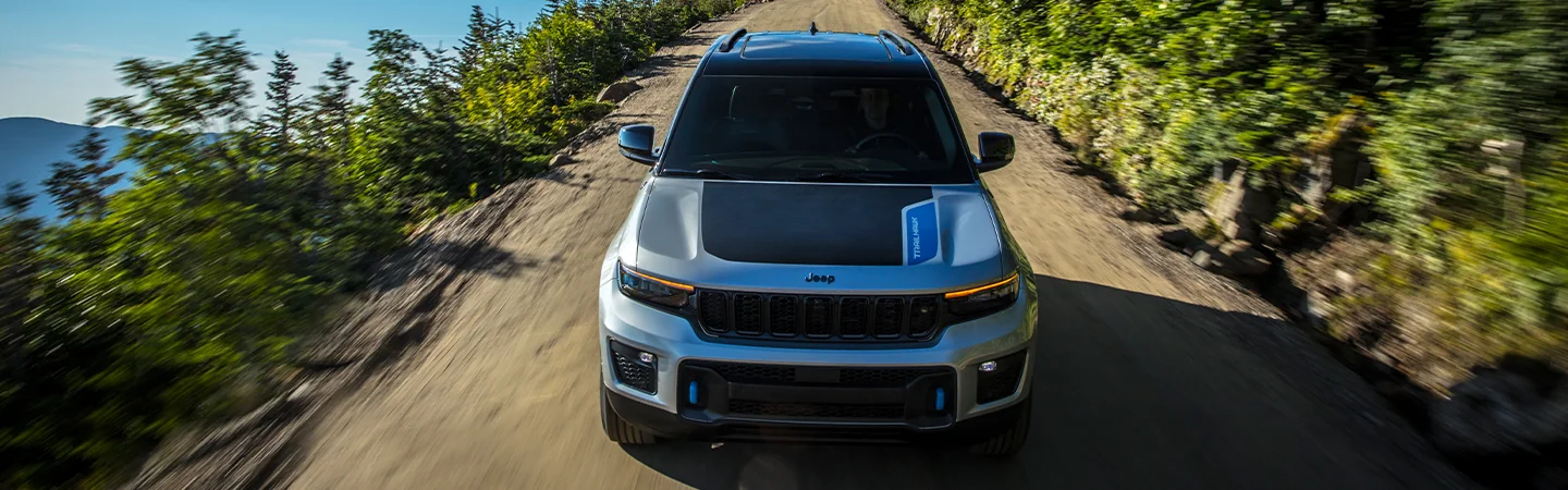 2025 Jeep Grand Cherokee Specs silvercolor topview