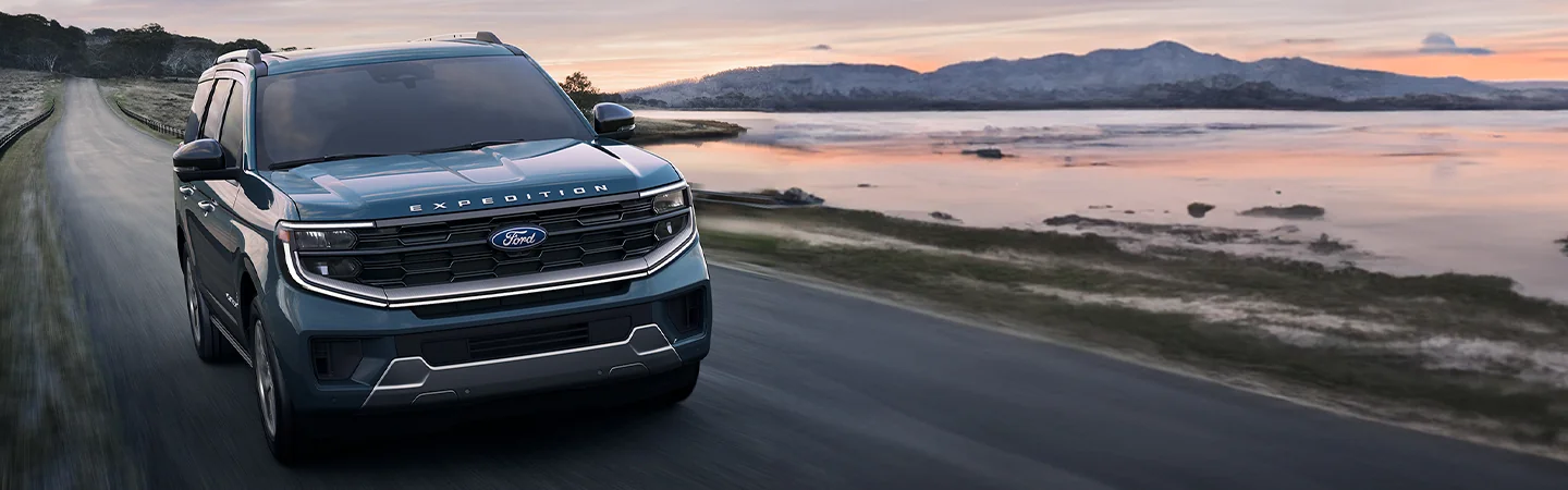 2025 Ford Expedition Specs bluecolor frontview