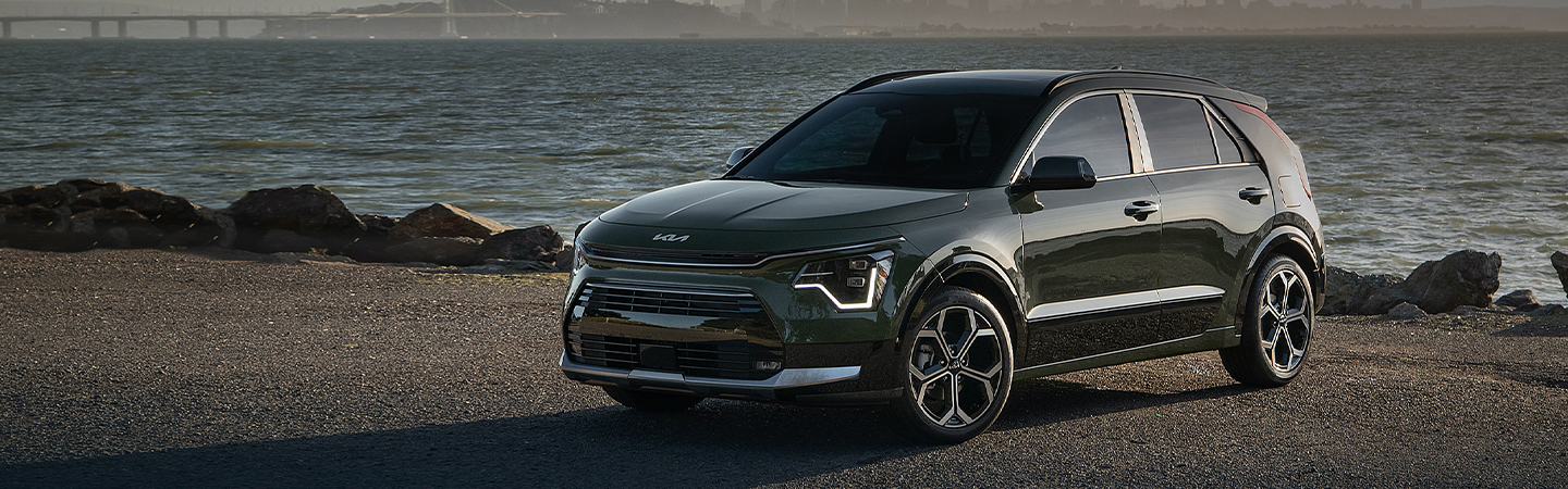 2024 Kia Niro Hybrid Gas Mileage front side in green
