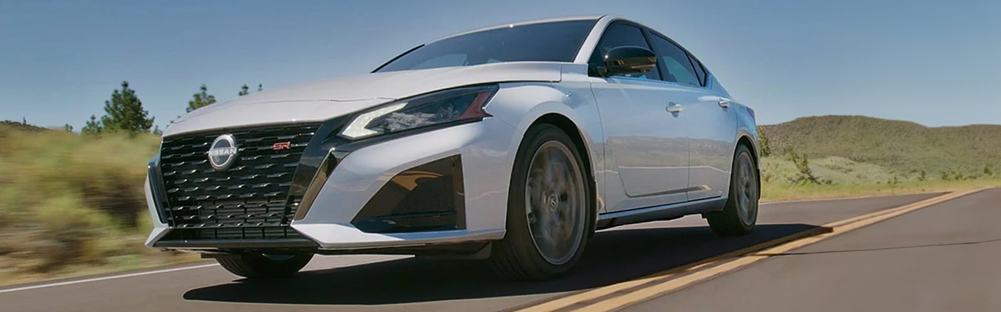 2024 Nissan Altima Dealer white color frontview
