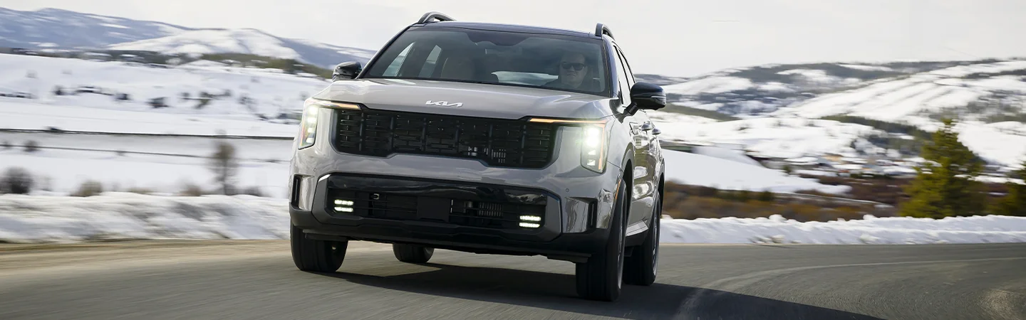 2025 Kia Sorento white front view