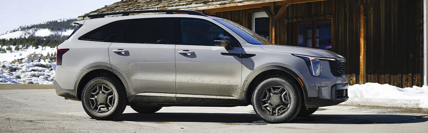2025 Kia Sorento white side view