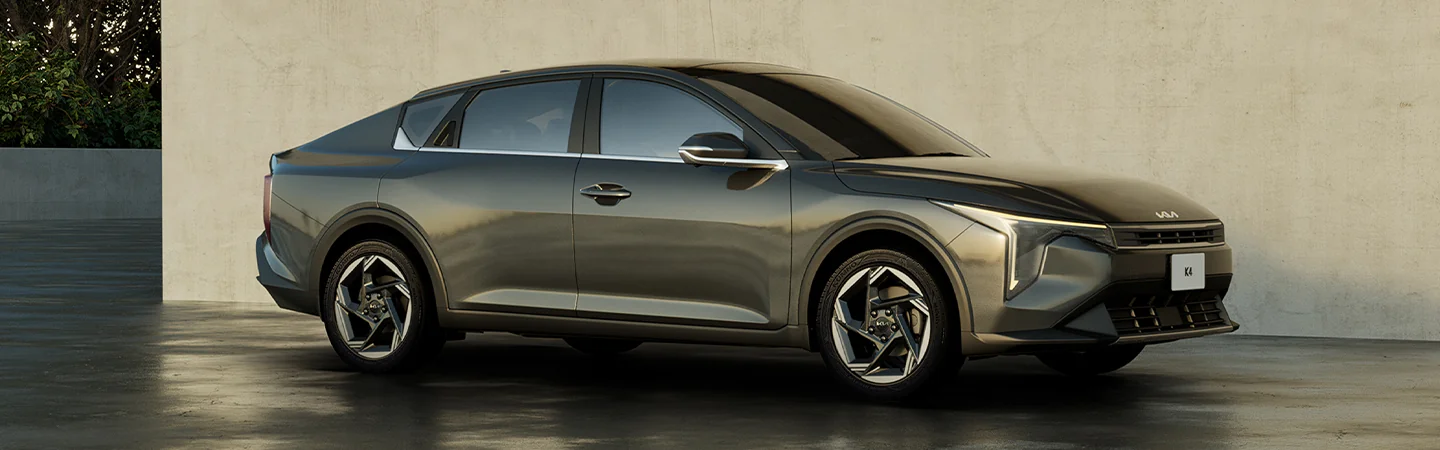 2025 Kia K4 vs K5 color black and side view