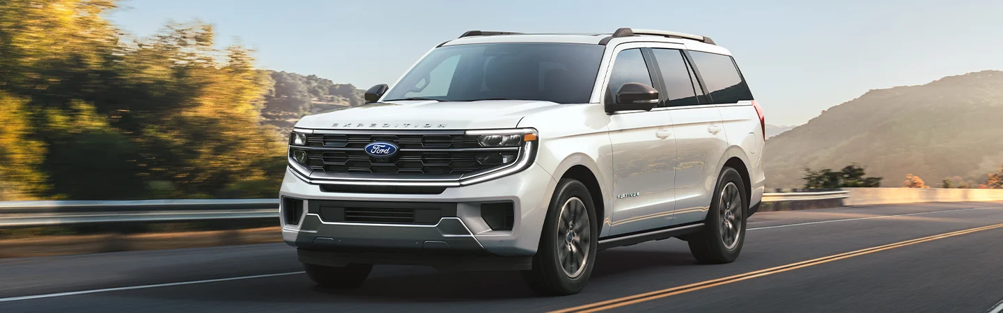 2025 Ford Expedition vs 2025 Ford Explorer whitecolor frontview