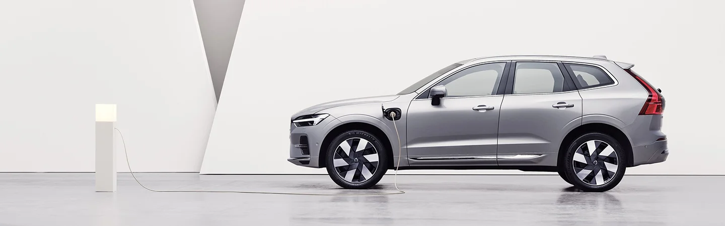 2025 Volvo XC60 Plug-In Hybrid SUV