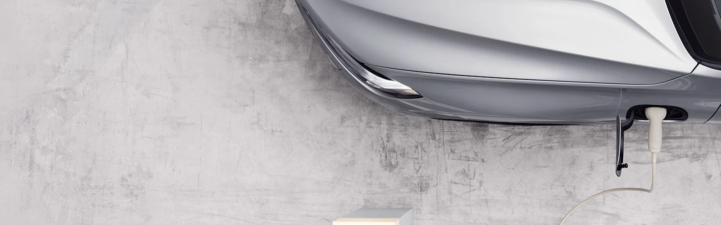 2025 Volvo XC60 Plug-In Hybrid SUV