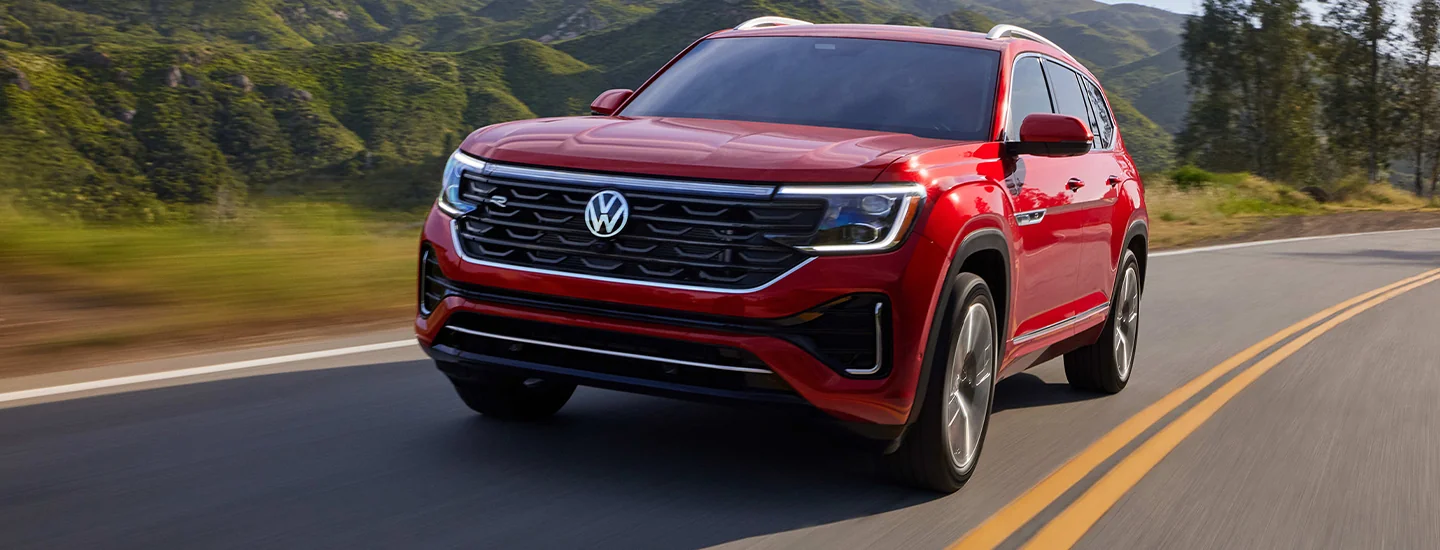 Red 2025 Volkswagen Atlas SE