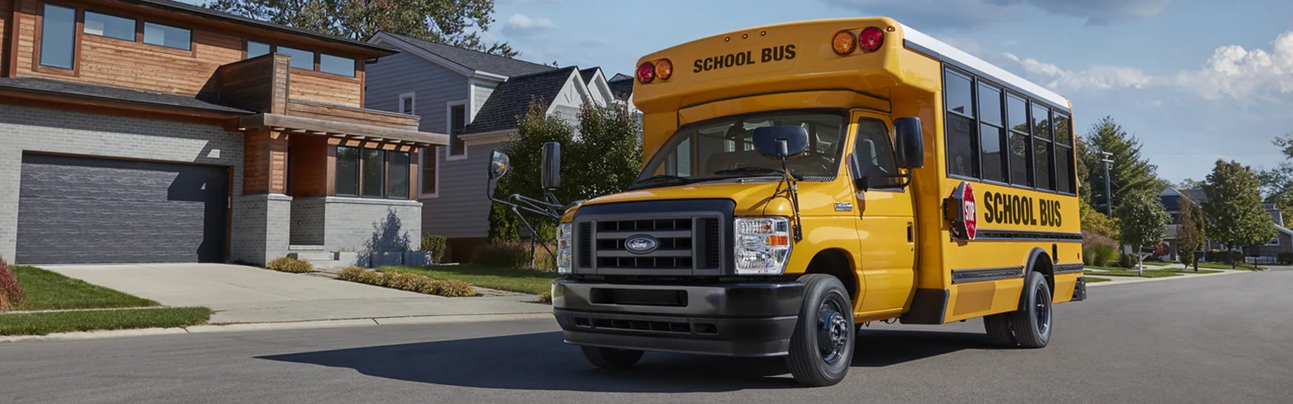 2022 Ford E-Series Slide4