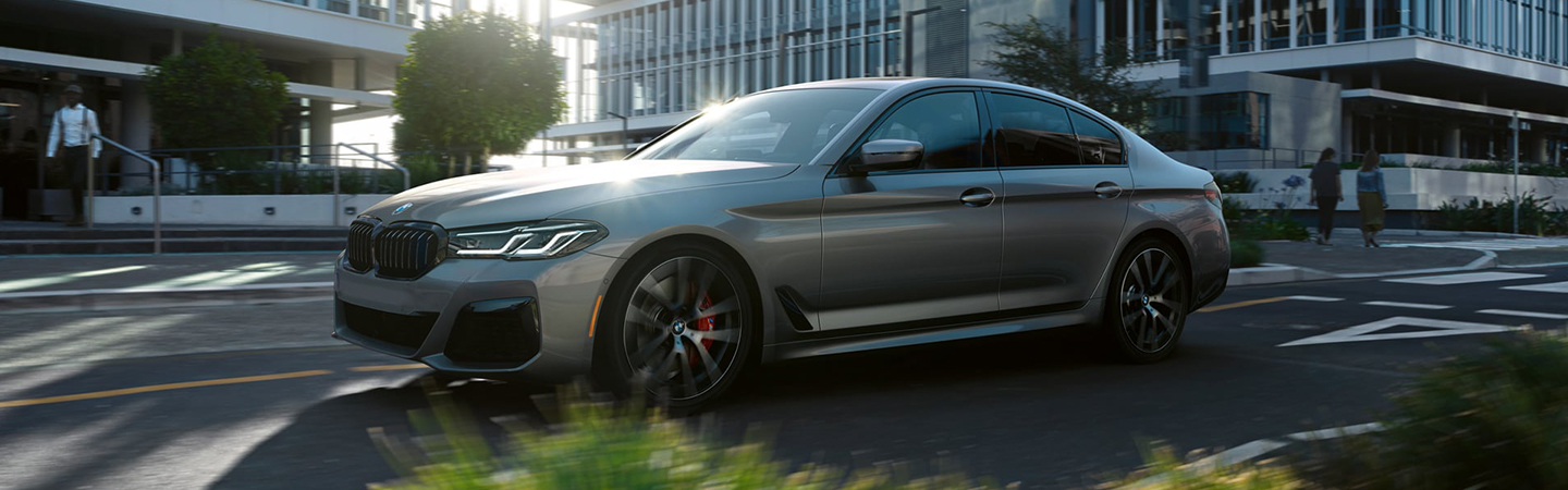2023 BMW 530i xDrive slide1 