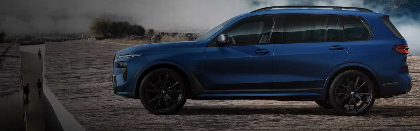 2024 BMW X7 Dimensions side front in blue