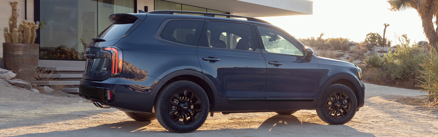 2024 Kia Telluride Specs black color side view