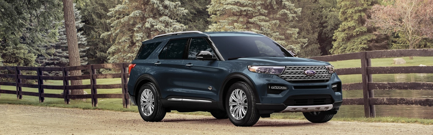 2024 Ford Explorer silver sideview