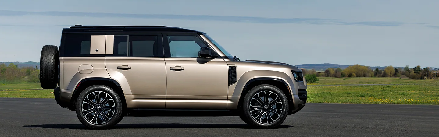 2025 Defender Octa Sliver color side view