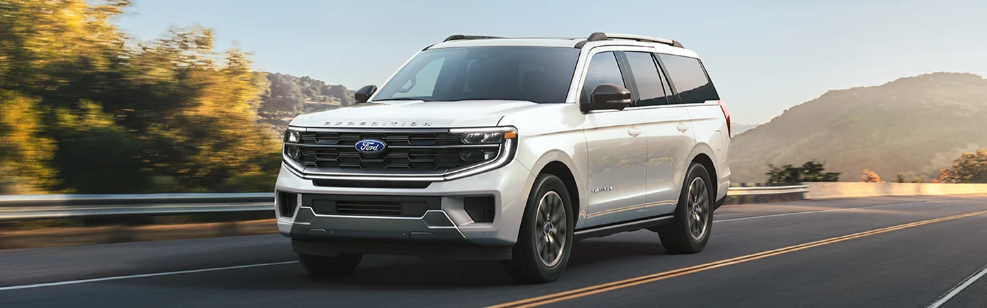2025 Ford Expedition white front view