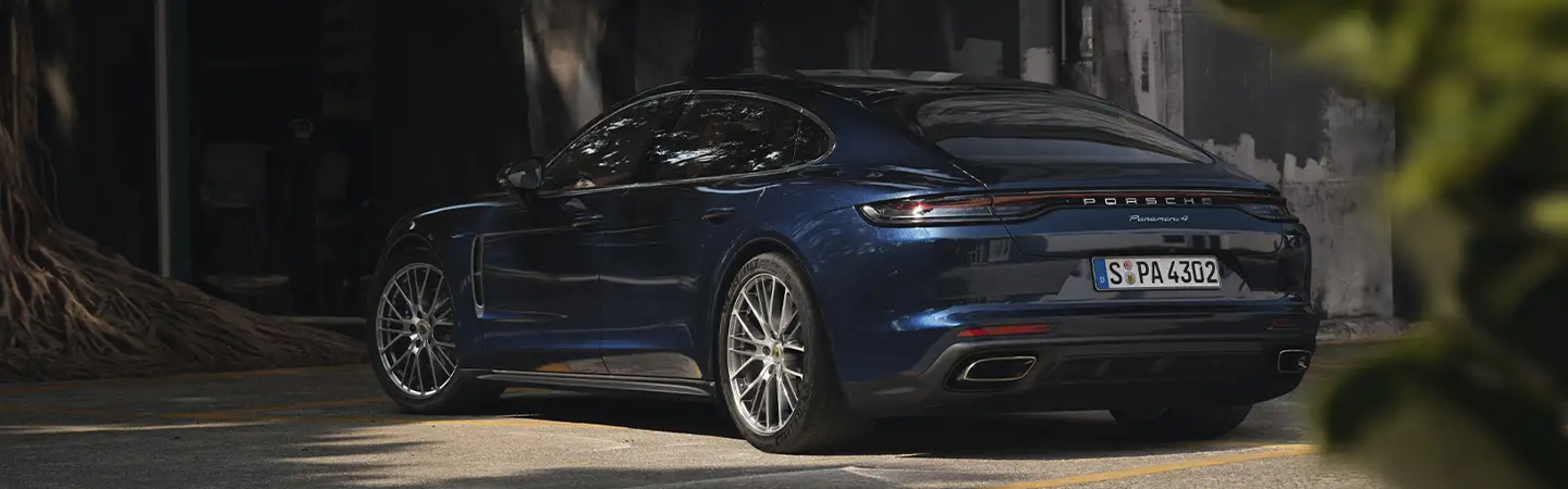 2023 Porsche Panamera E-Hybrid Specs and Features slide3