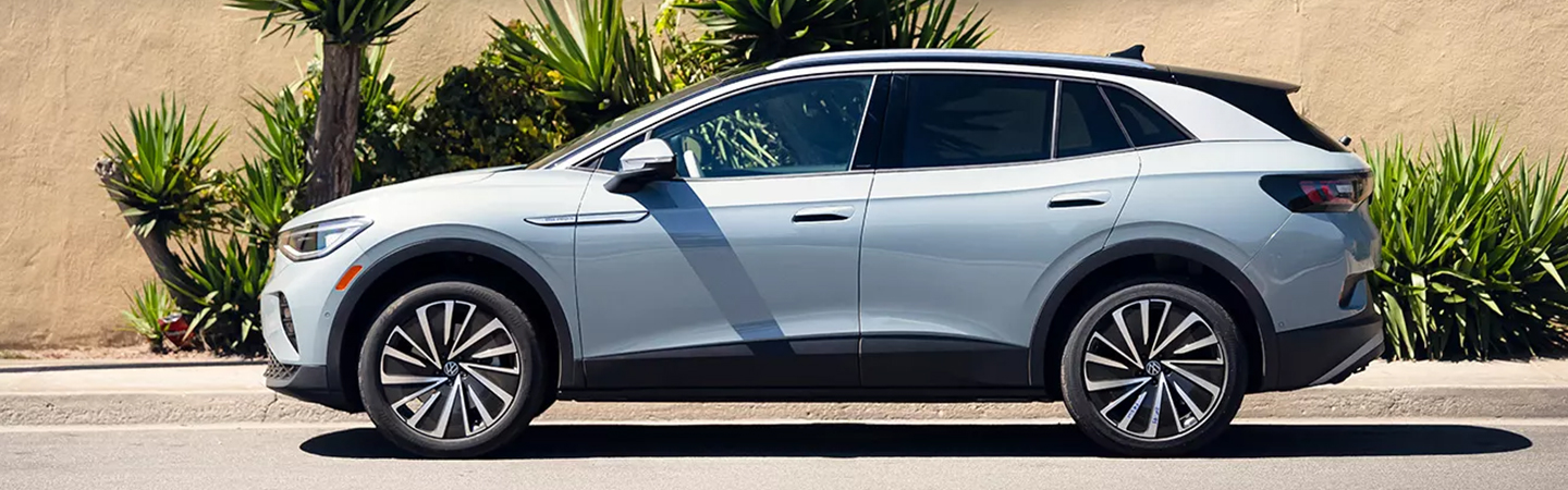 2024 Volkswagen ID 4 Specs white color side view