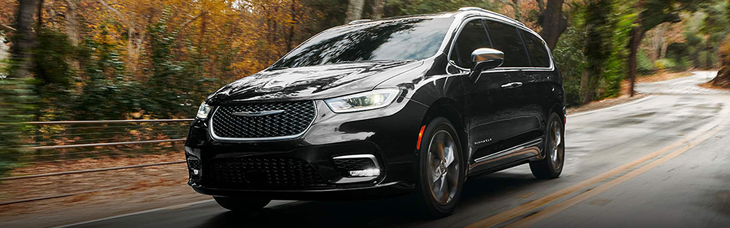 2024 Chrysler Pacifica Specs black frontview
