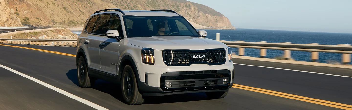 2025 Kia Telluride color white and front view