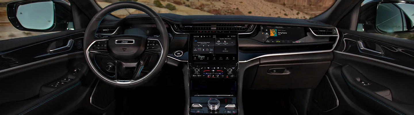 Interior & Tech Features on the 2025 Jeep Grand Cherokee