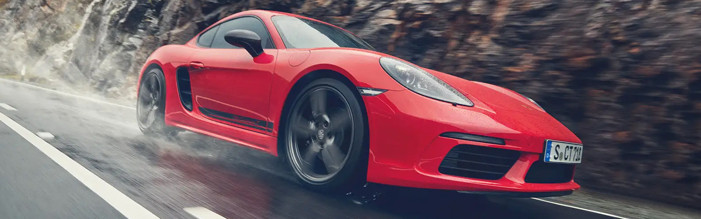 2023 Porsche 718 Cayman slider3