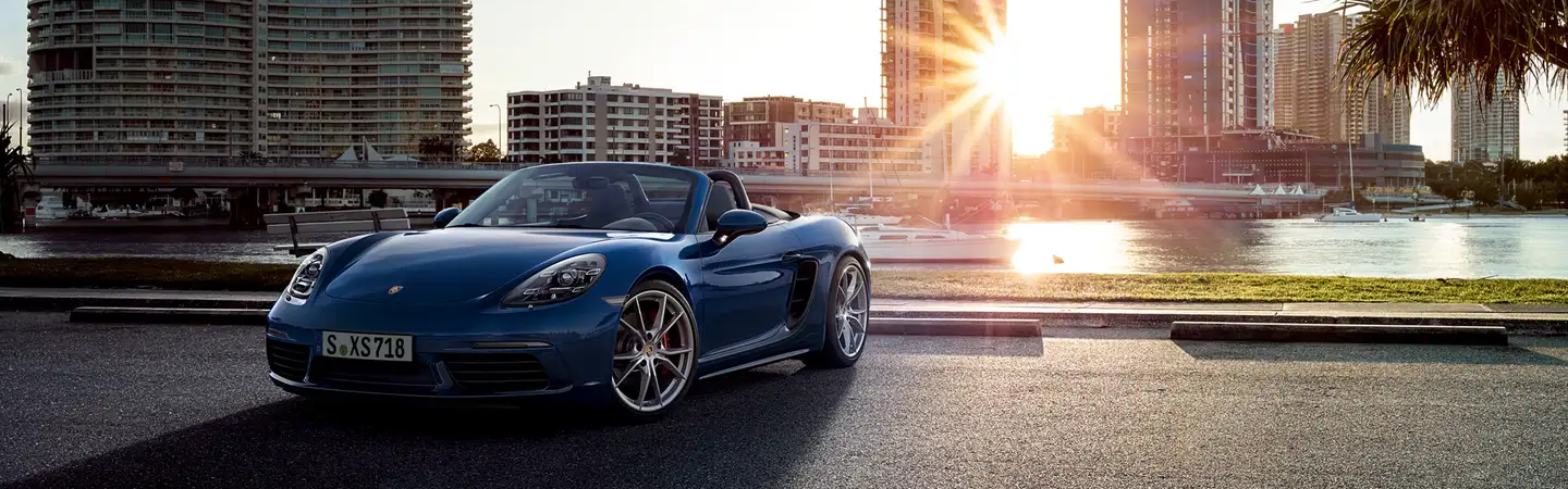 2023 Porsche 718 Cayman slider4