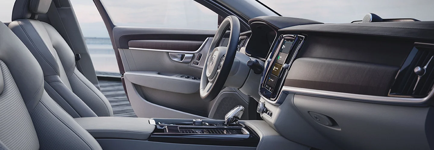 2025 Volvo S90 Plug-in Hybrid interior image