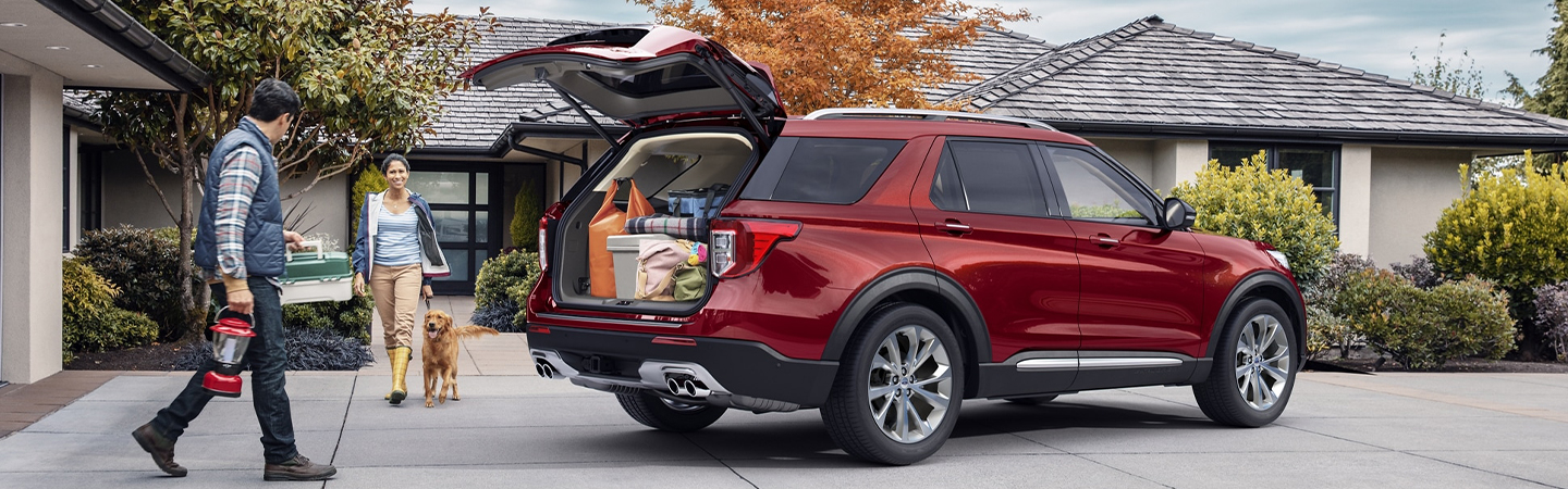 2024 Kia Telluride vs Ford Explorer boot space in red colour