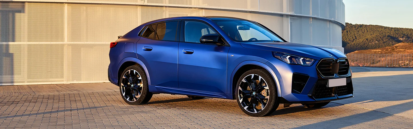 2025 BMW X2 Specs bluecolor sideview