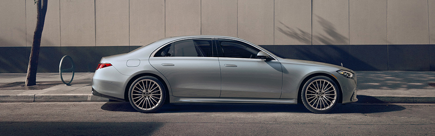 2023 Mercedes-Benz S-Class Overview slider2
