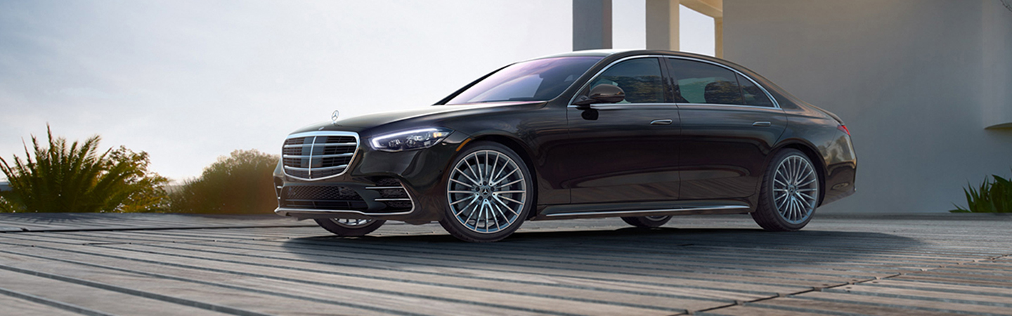 2023 Mercedes-Benz S-Class Overview slider4